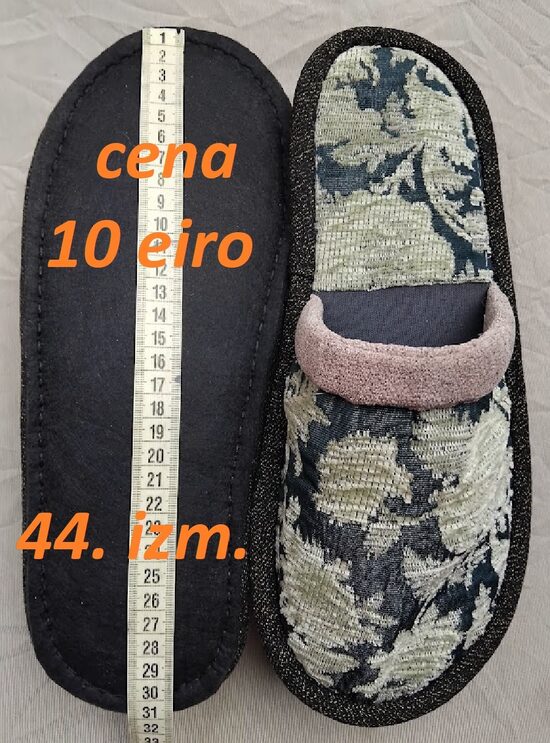 ROKU DARBS     Parastās- lētās 44. izm.