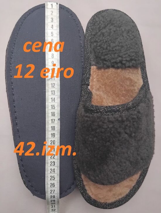 Vaļējās no dabīgās kažokādas. 42.izm.