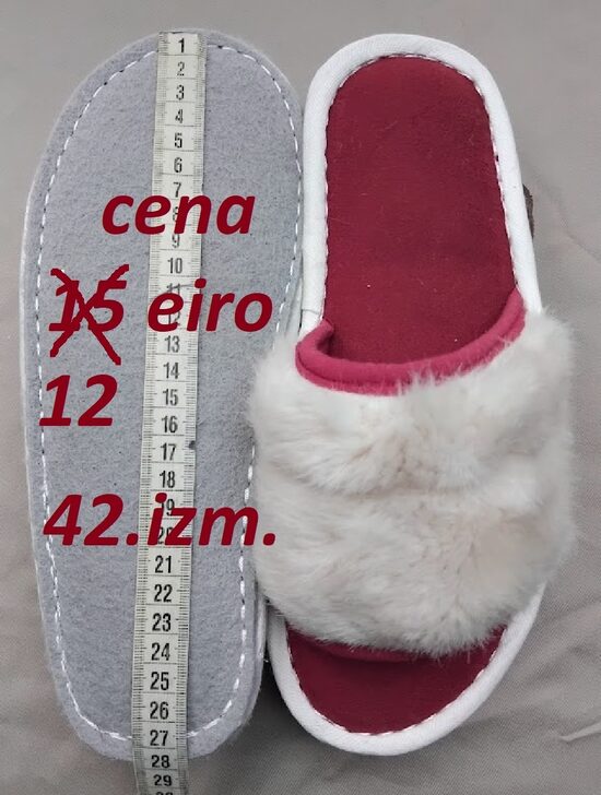 Pūkainās-vaļējās 42. izm .