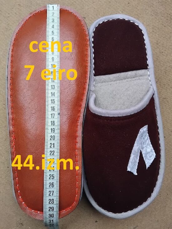 Dabīgo materiālu čības. 44.izm.