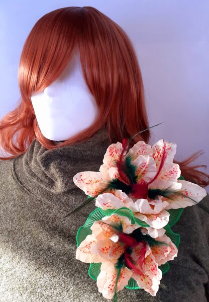 Sakta- korsāža - divas lilijas